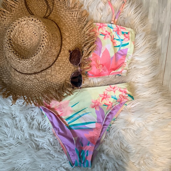 Billabong Other - LAST PRICE DROP Billabong bikini - beautiful print